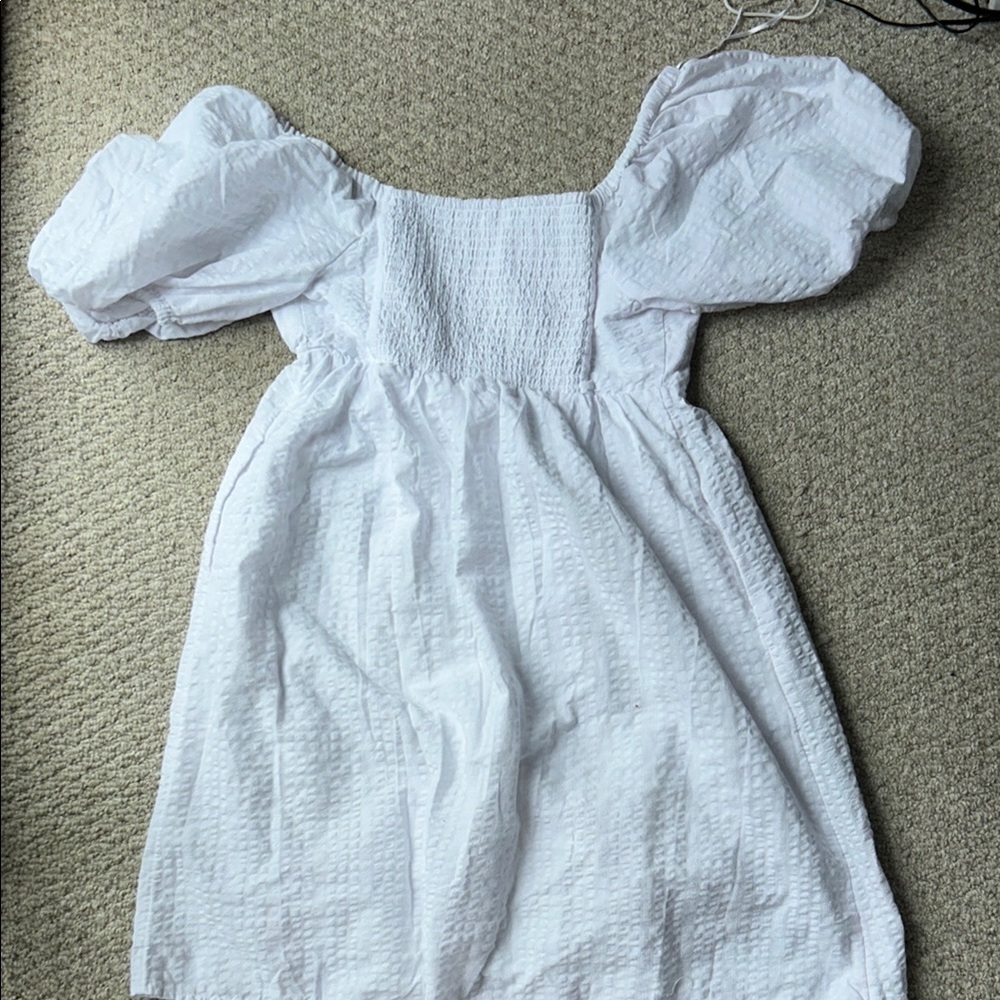 Elegant White Puff Sleeve Dress - Picture 7 of 8